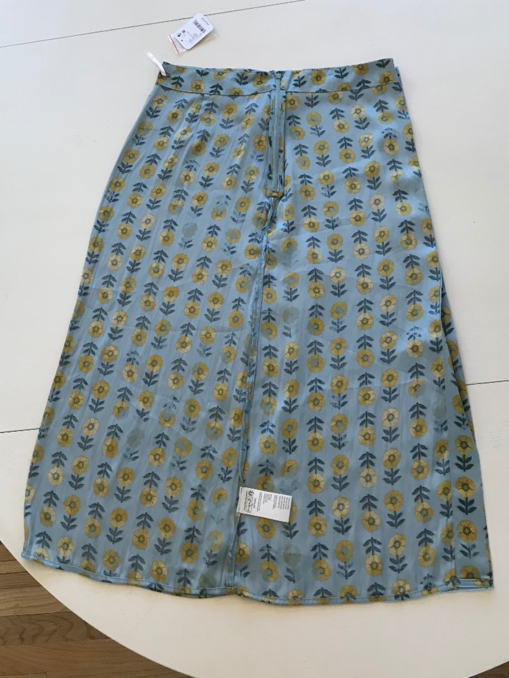 TRENDING 🔥 BOHO-CHIC ALL OVER FLORAL PRINT 90’S RETRO SATIN FREE PEOPLE SKIRT - Picture 10 of 13